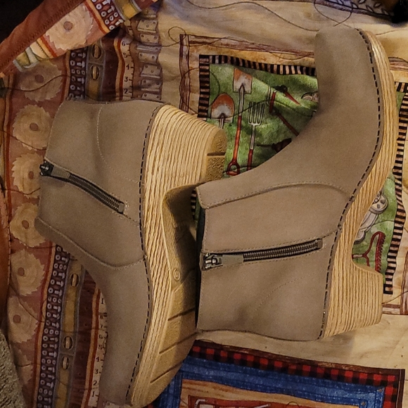 Dansko Maria Nubuck Clog Bootie - Picture 5 of 5